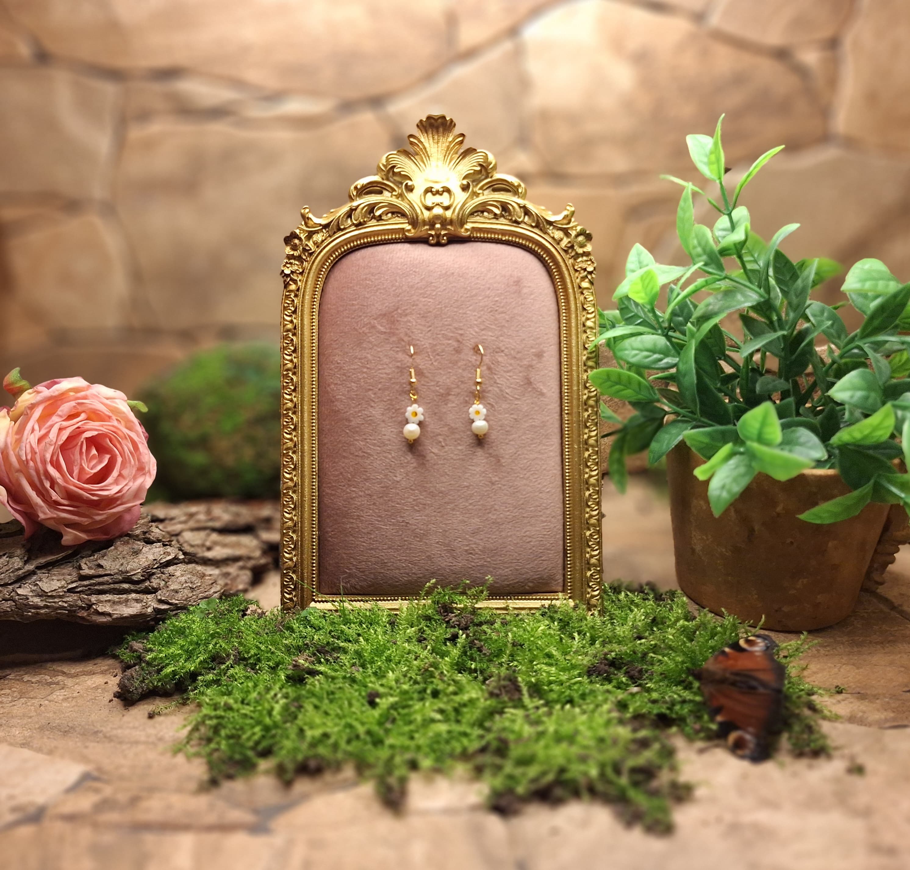 Golden Daisy Dreams Ohrringe – Perlmutt & Süßwasserperlen | Julina’s Jewelry