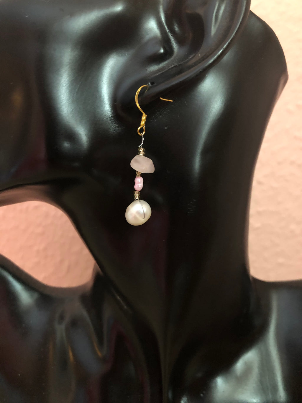 Rosenquarz & Perlenohrringe „Rosy Whisper“ – Schmuck der Sanftheit